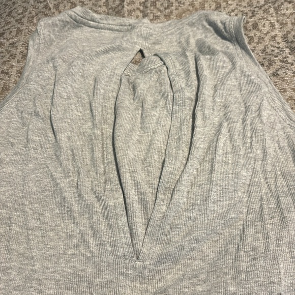 Athleta Light Gray Ribbed Top - Picture 4 of 4